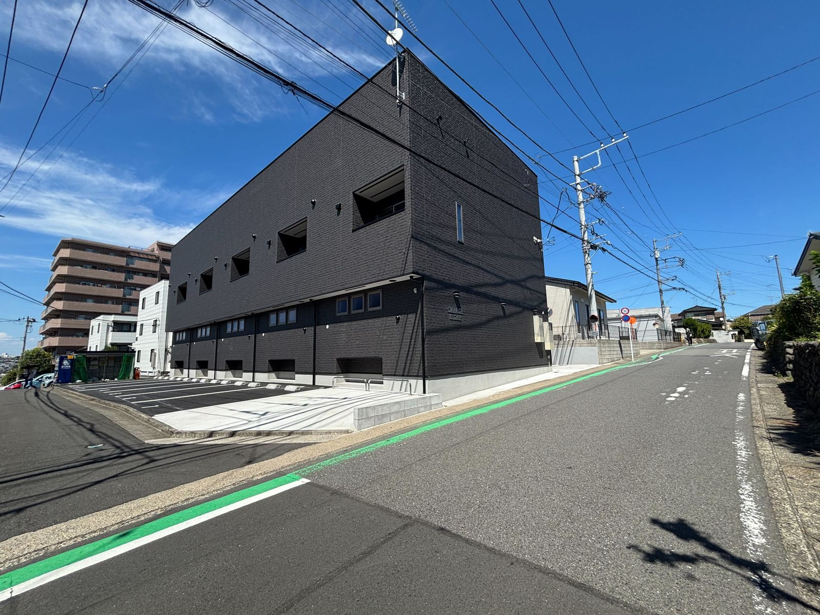 神奈川県海老名市新築賃貸ガレージハウス【GARAGE クレスト】外観- ガレージハウスをお探しなら【いえとくるまと】外観周辺1