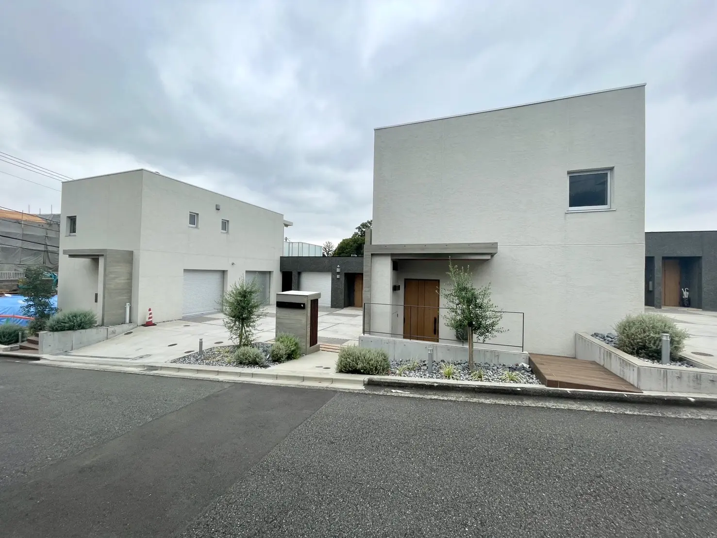 横浜市青葉区 築浅賃貸ガレージハウス【Novemしらとり台】